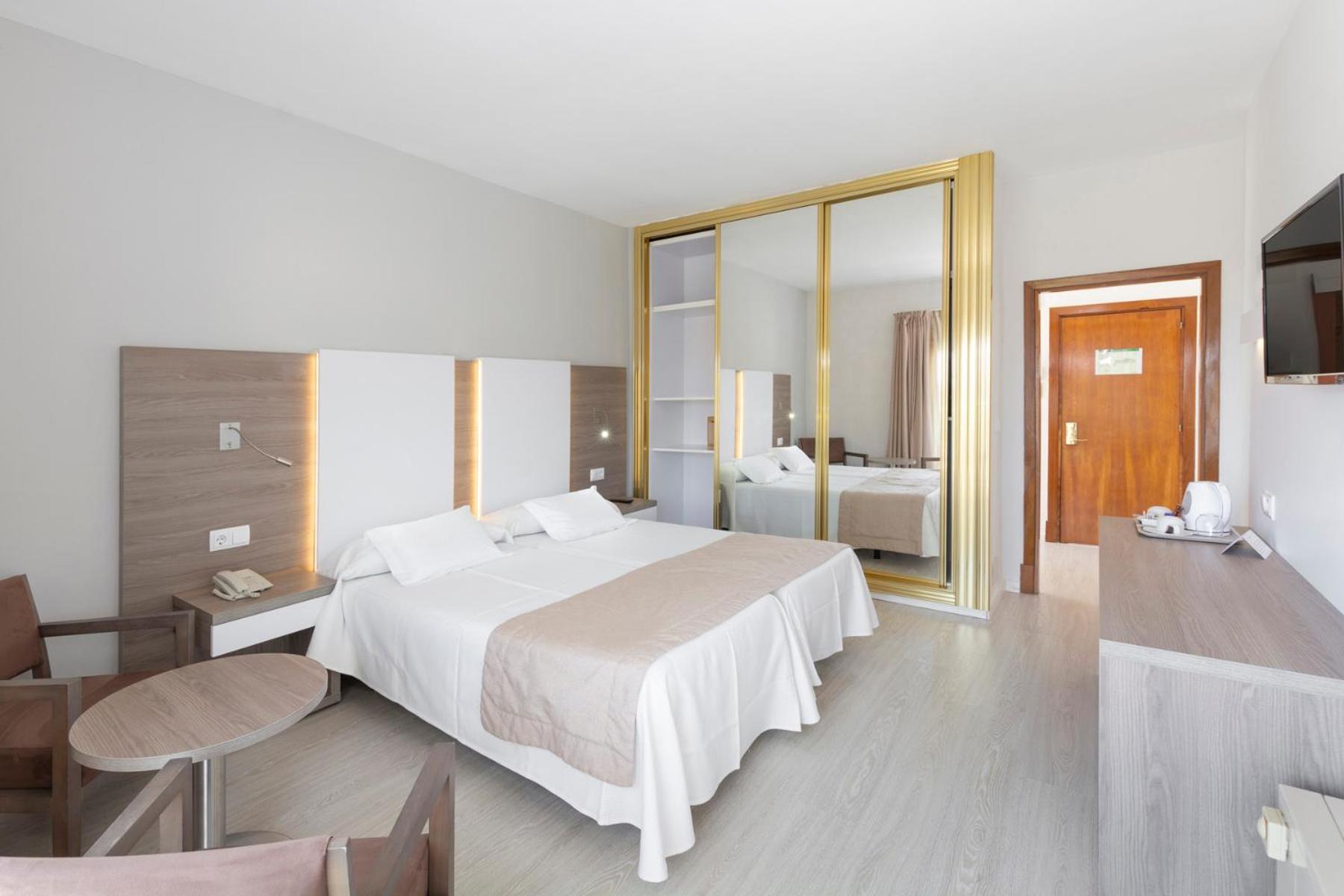 Triple Room,1306739986:JPEG