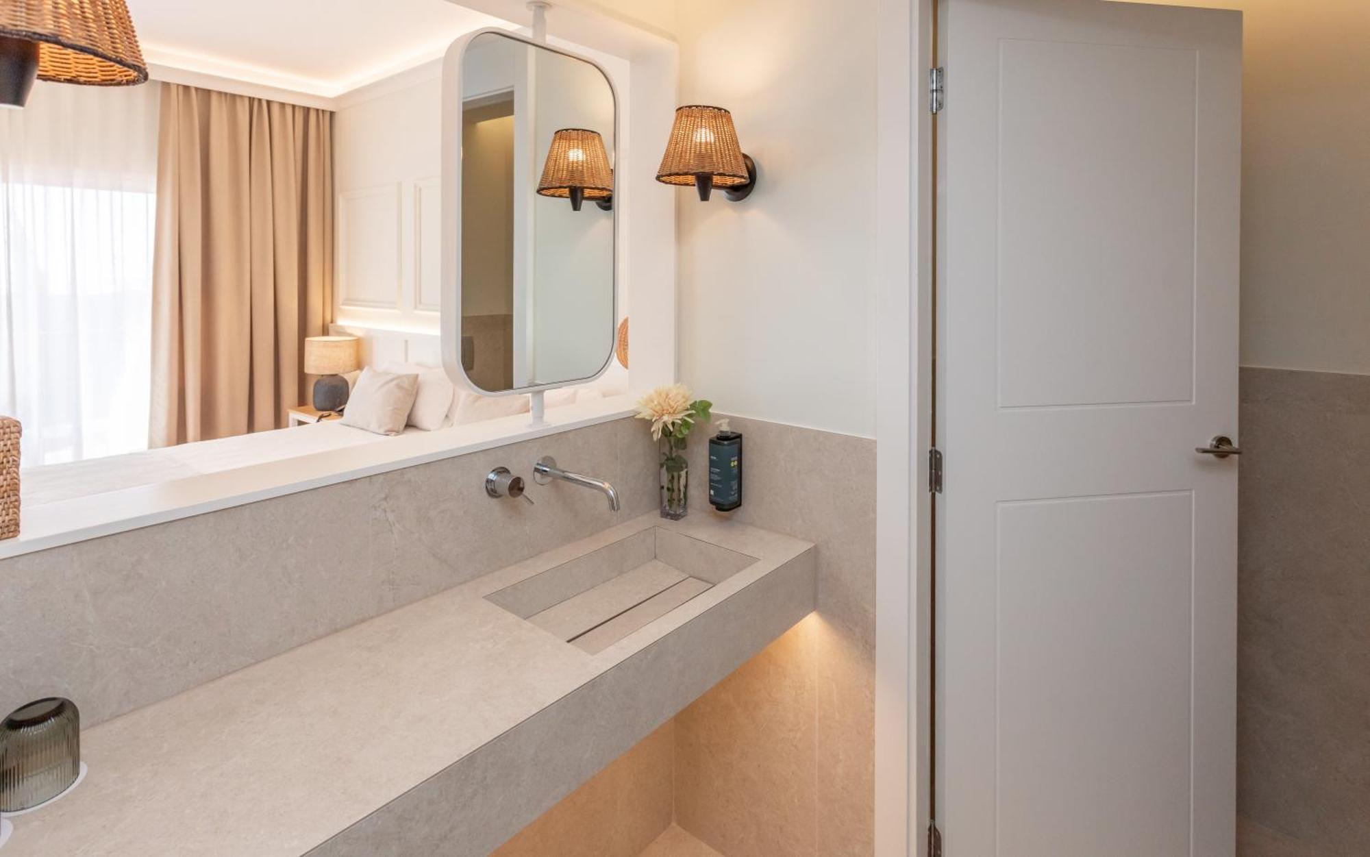 Doppelzimmer mit Poolblick